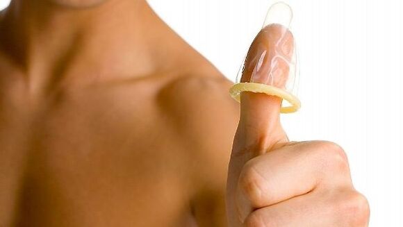 kondom pada jari dan pembesaran zakar remaja